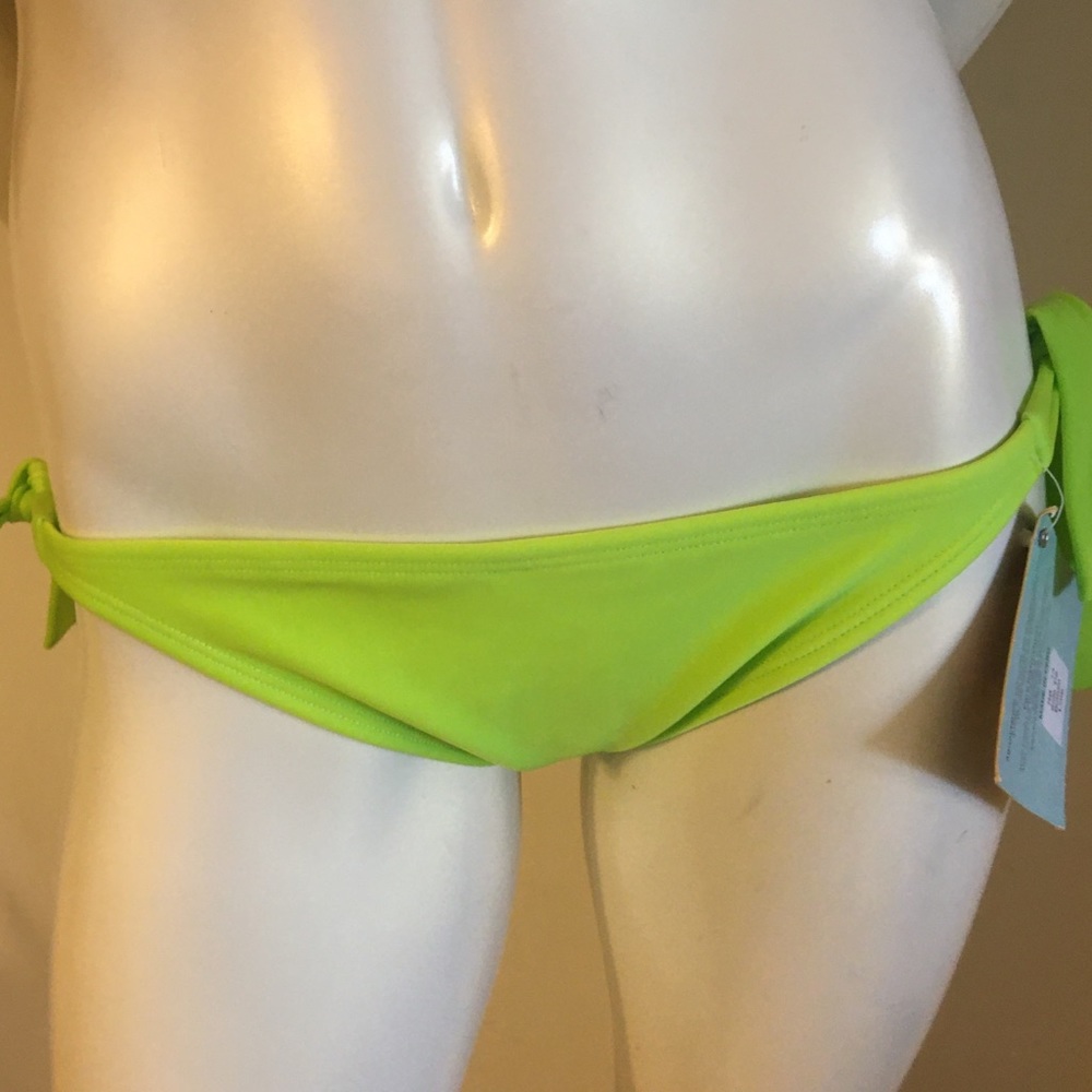 Aguaclara bikini bottom size medium nwt lime